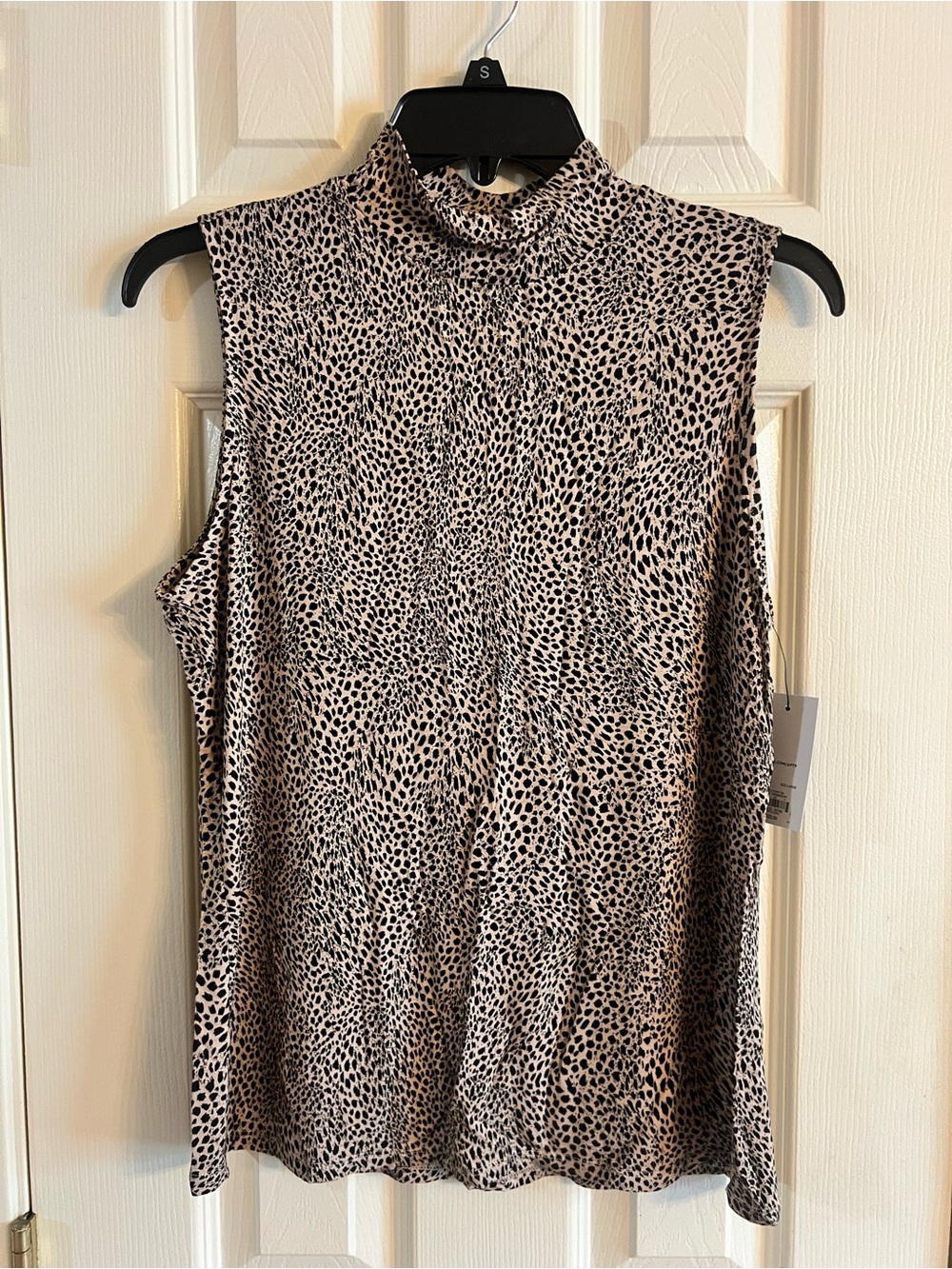 Apt. 9 Beige and Black Sleeveless Mock Neck Leopard Tank